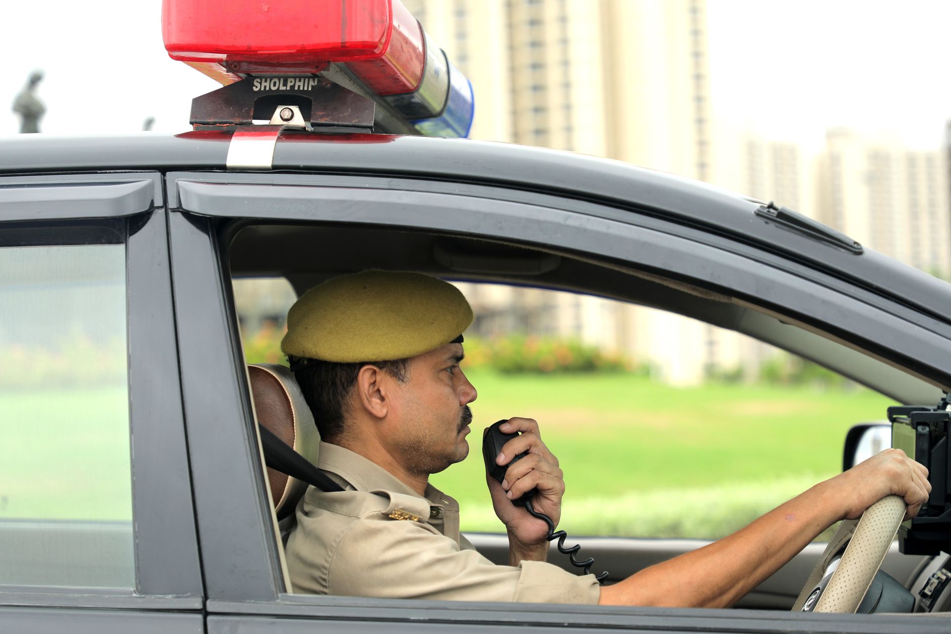 Gambar berita polisi terbaru tentang kegiatan operasional kepolisian dalam menjaga keamanan dan ketertiban masyarakat